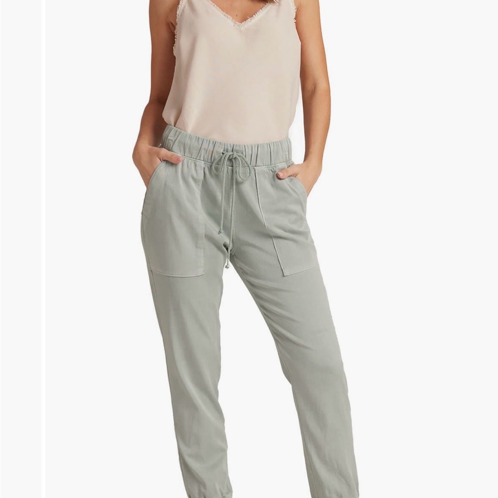 Bella Dahl Green Joggers with Relaxed Fit and Tapered Cuffs